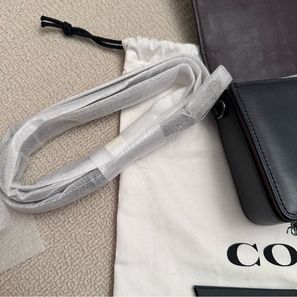 🆕new coach dinky navy embossed crossbody / clutch - Picture 4 of 12